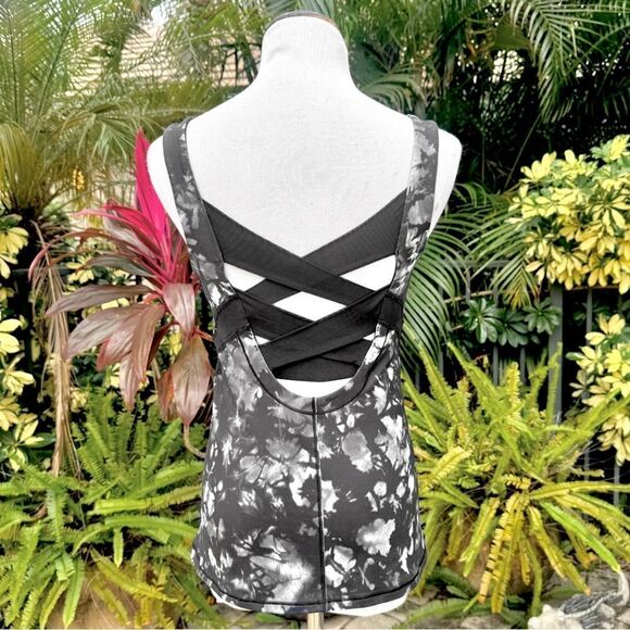 Lululemon Athletics Rise And Flow Tank - Picture 4 of 7